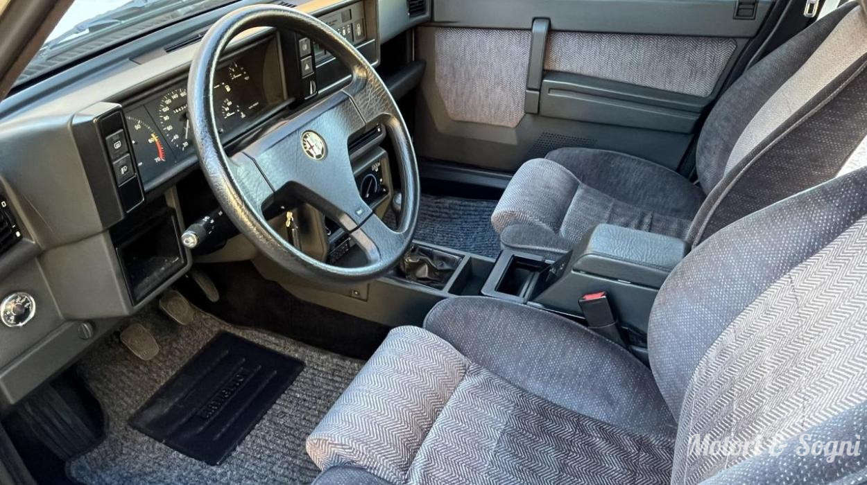Alfa Romeo 75 2.0 Twin Spark - UNIPRO'