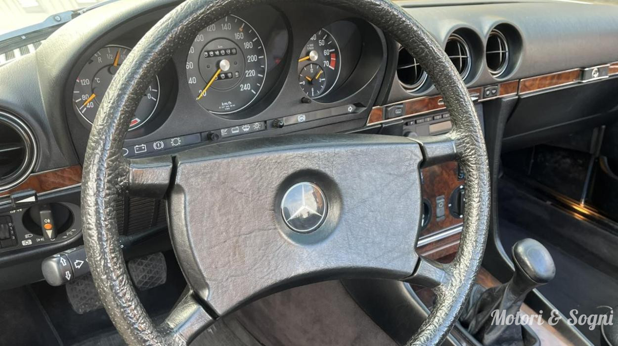 Mercedes 300 SL (R107) CONSERVATA