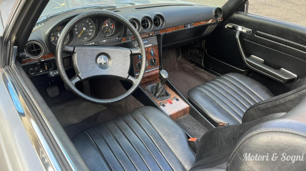 Mercedes 300 SL (R107) CONSERVATA
