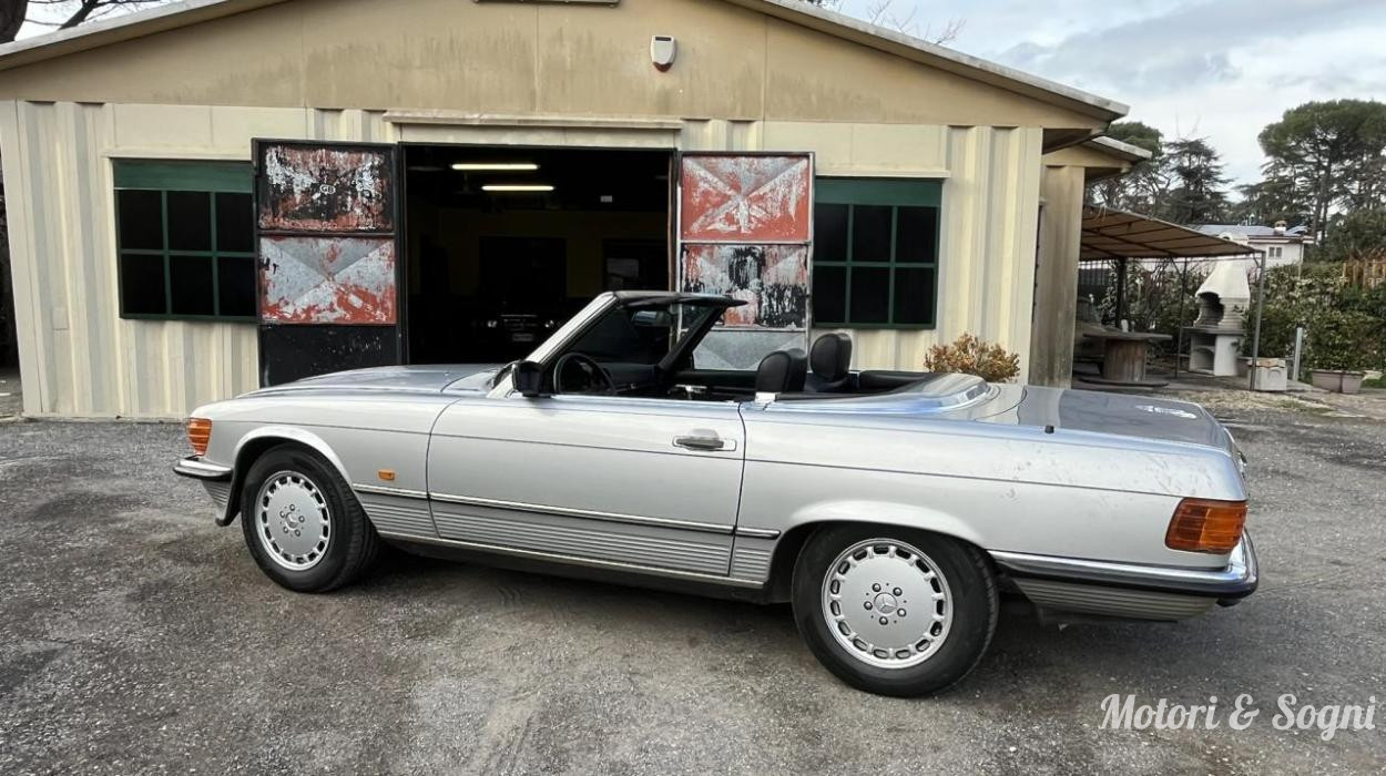Mercedes 300 SL (R107) CONSERVATA