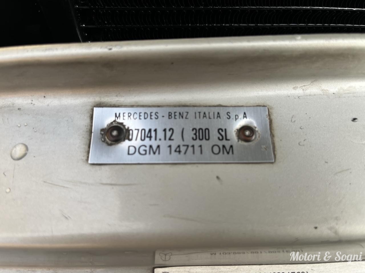 Mercedes 300 SL (R107) CONSERVATA