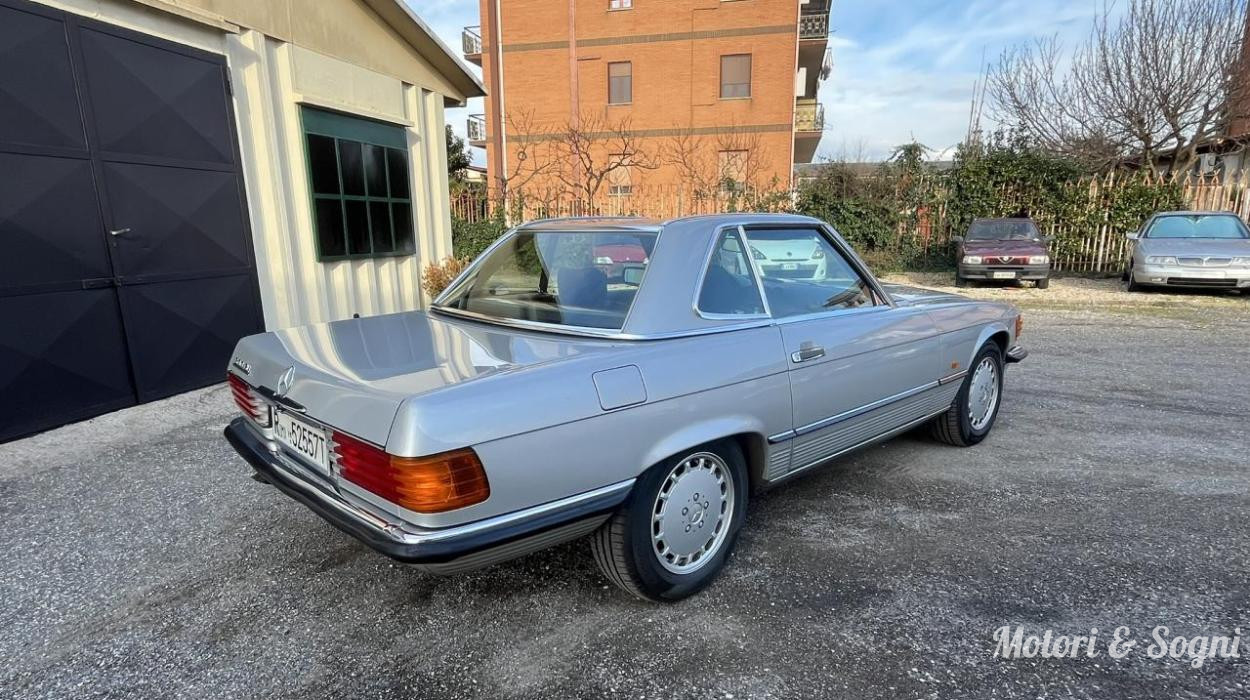 Mercedes 300 SL (R107) CONSERVATA