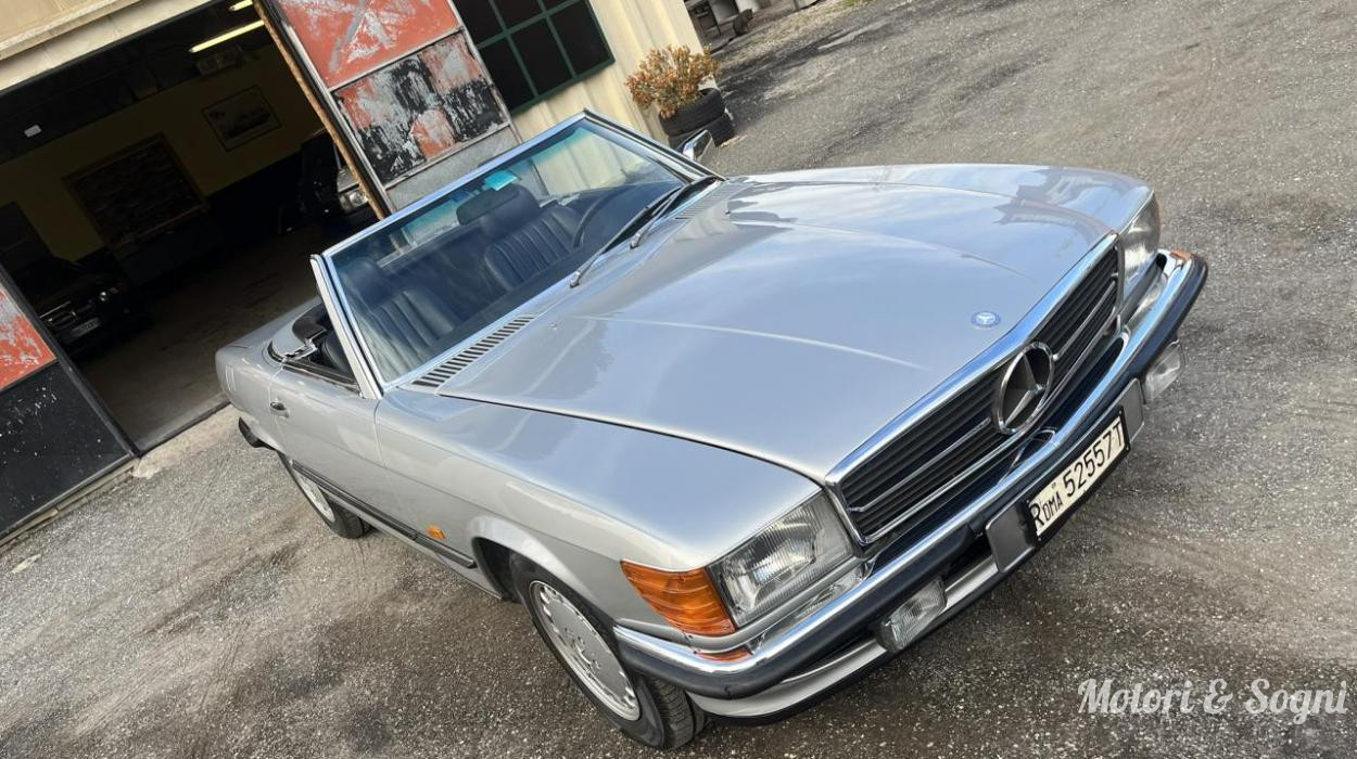 Mercedes 300 SL (R107) CONSERVATA