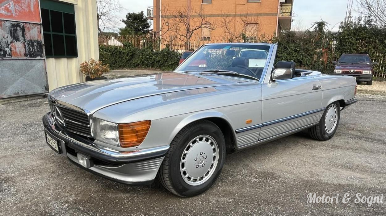 Mercedes 300 SL (R107) CONSERVATA