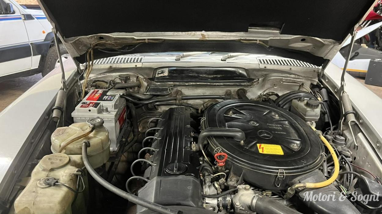 Mercedes 300 SL (R107) CONSERVATA