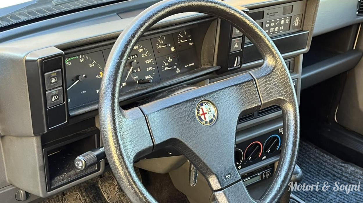 Alfa Romeo 75 2.0 Twin Spark - UNIPRO'